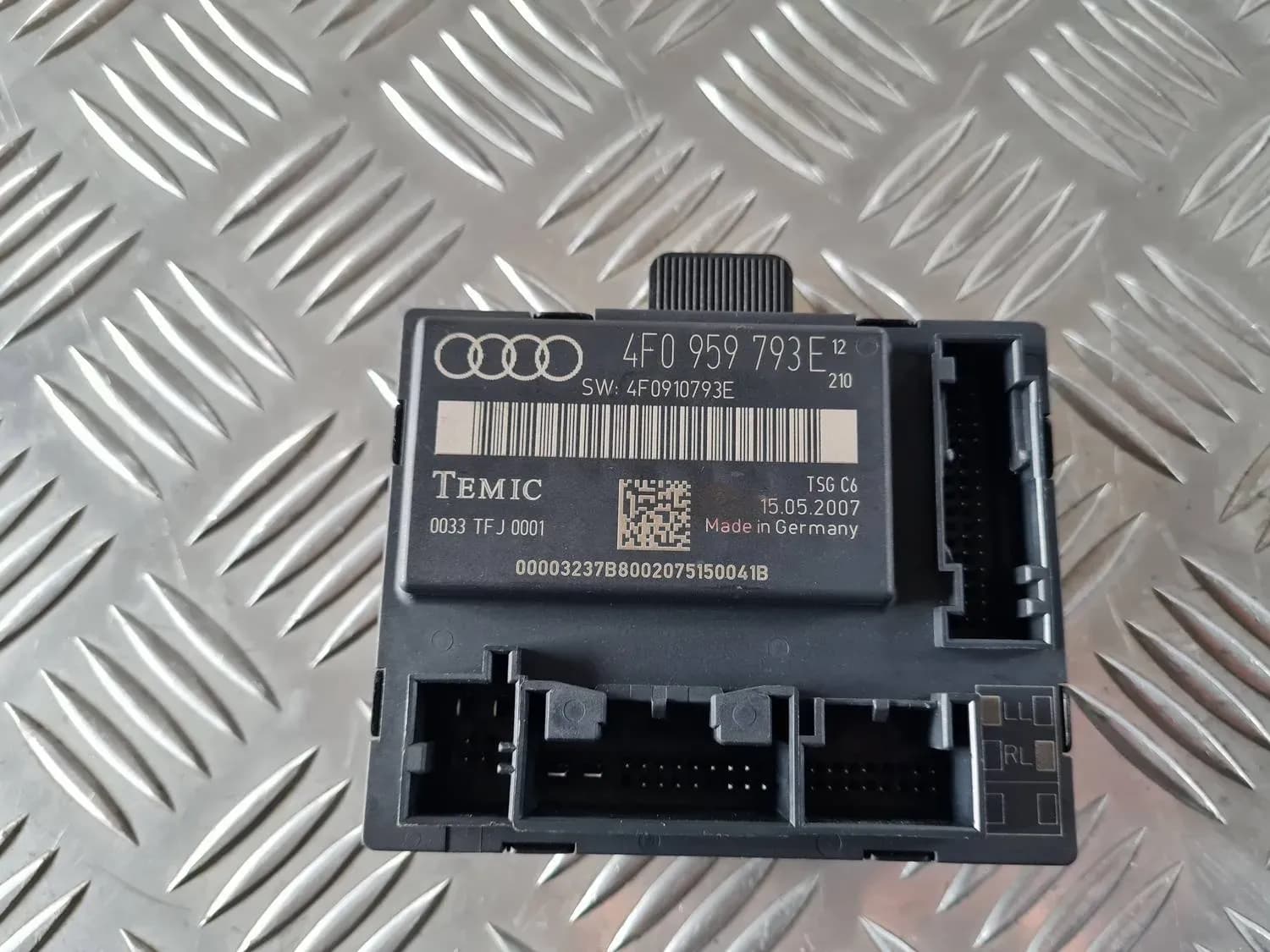 Unité de contrôle du confort AUDI A6 2008 - foto 2