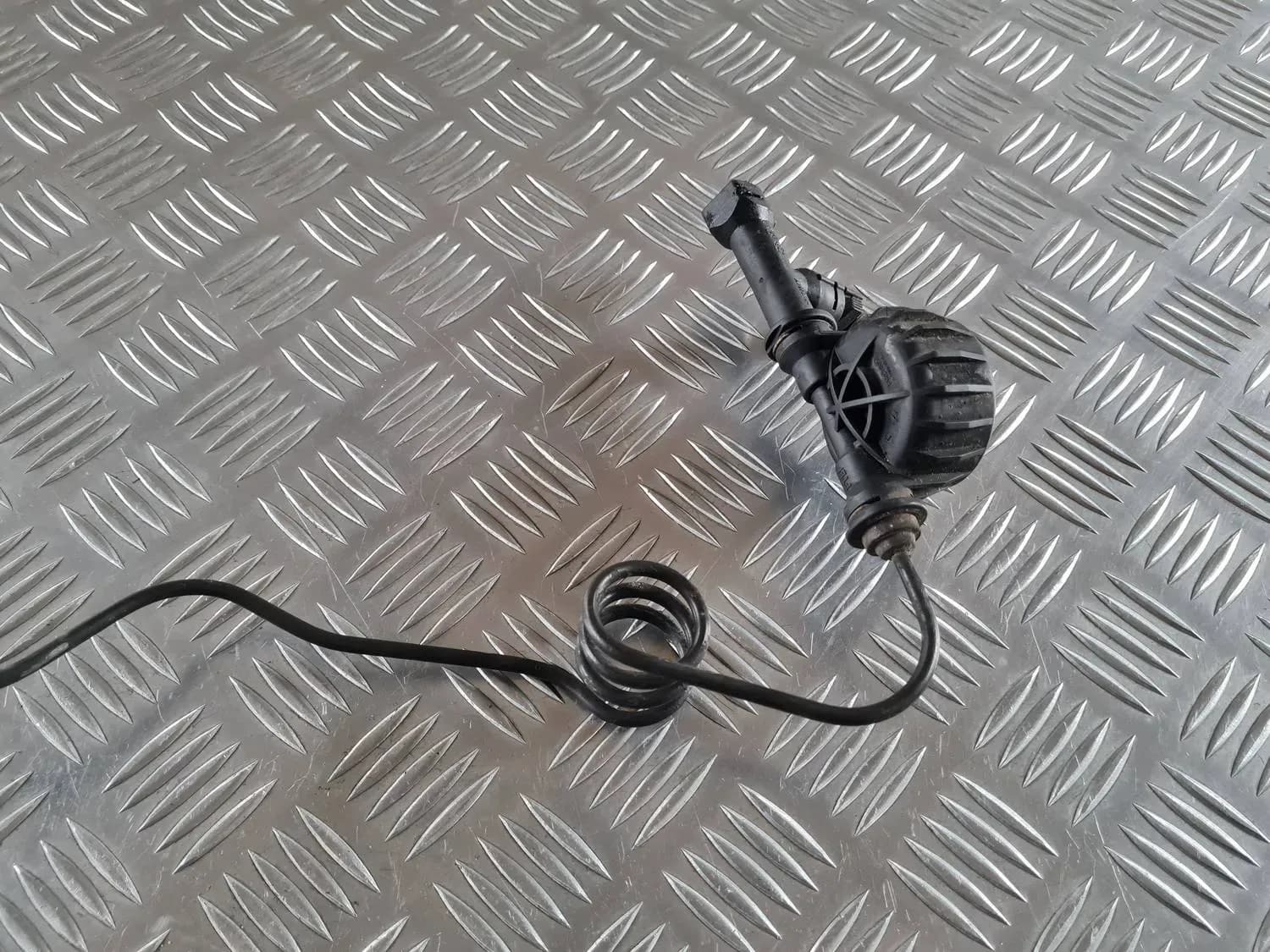 Tube du maître cylindre d'embrayage RENAULT SCENIC III 2011 - foto 3
