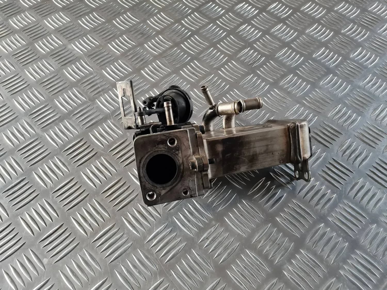 Refroidisseur de soupape EGR AUDI A6 2008 - foto 3
