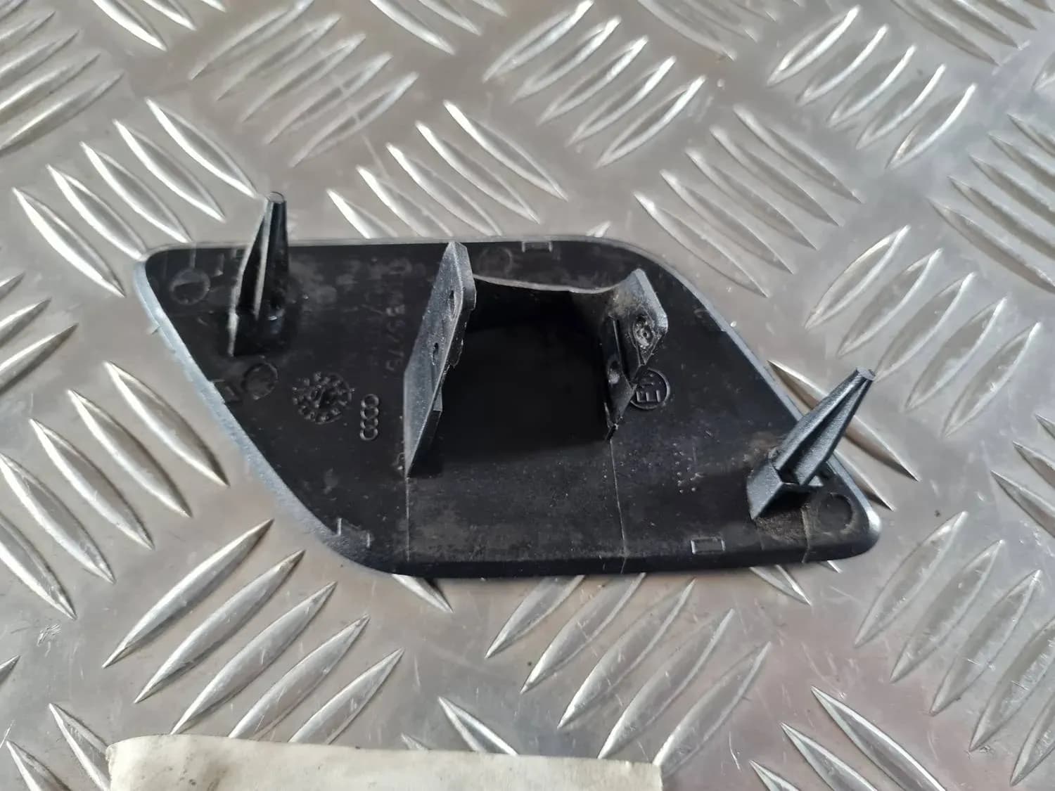 Couvercle de la buse de lave-phares AUDI A6 2008 - foto 4