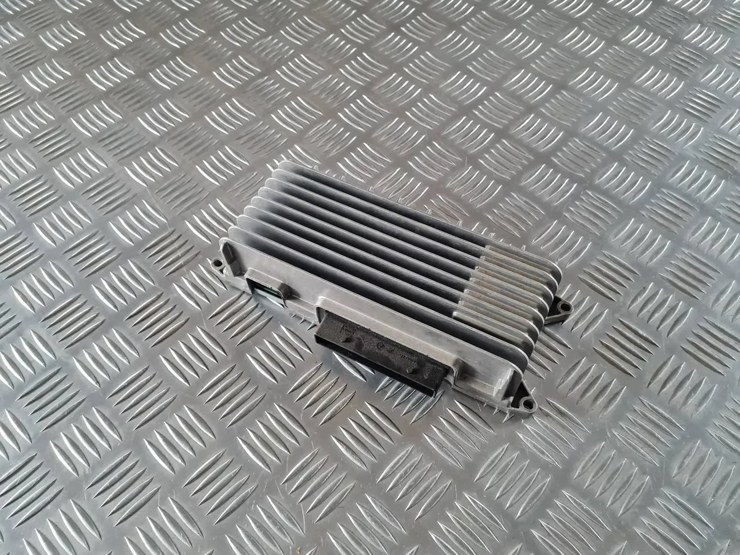 Unité d'amplification audio AUDI A6 2008 - foto 1