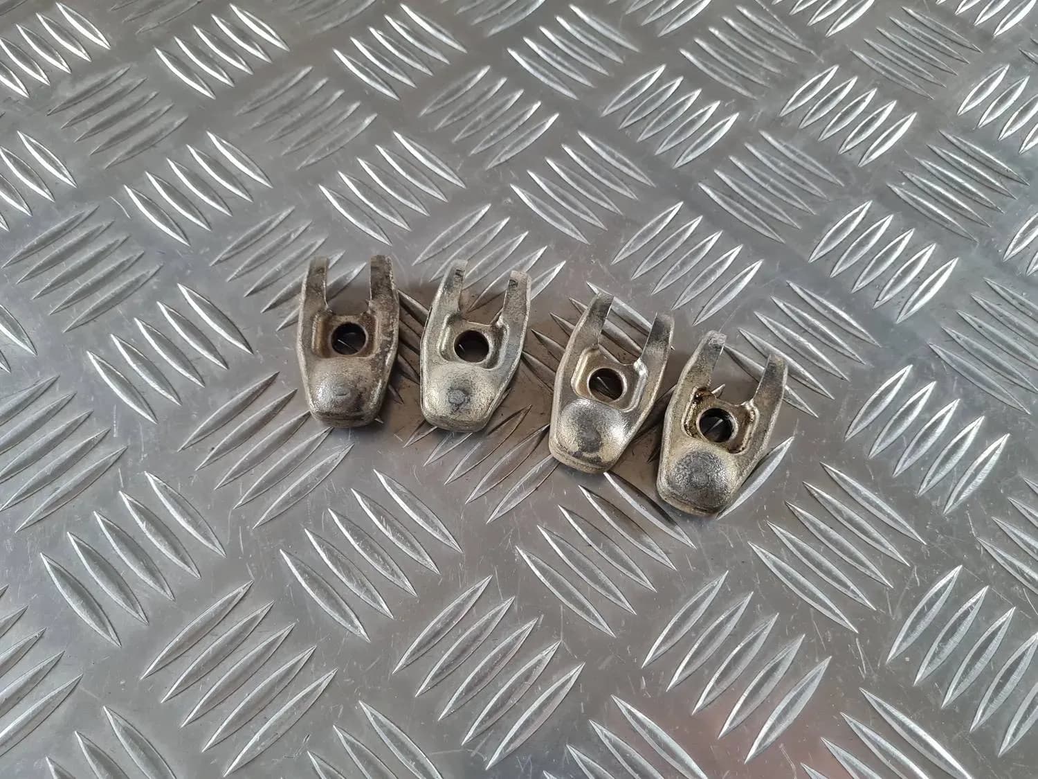 Support de buse d'injecteur de carburant RENAULT SCENIC III 2011 - foto 2