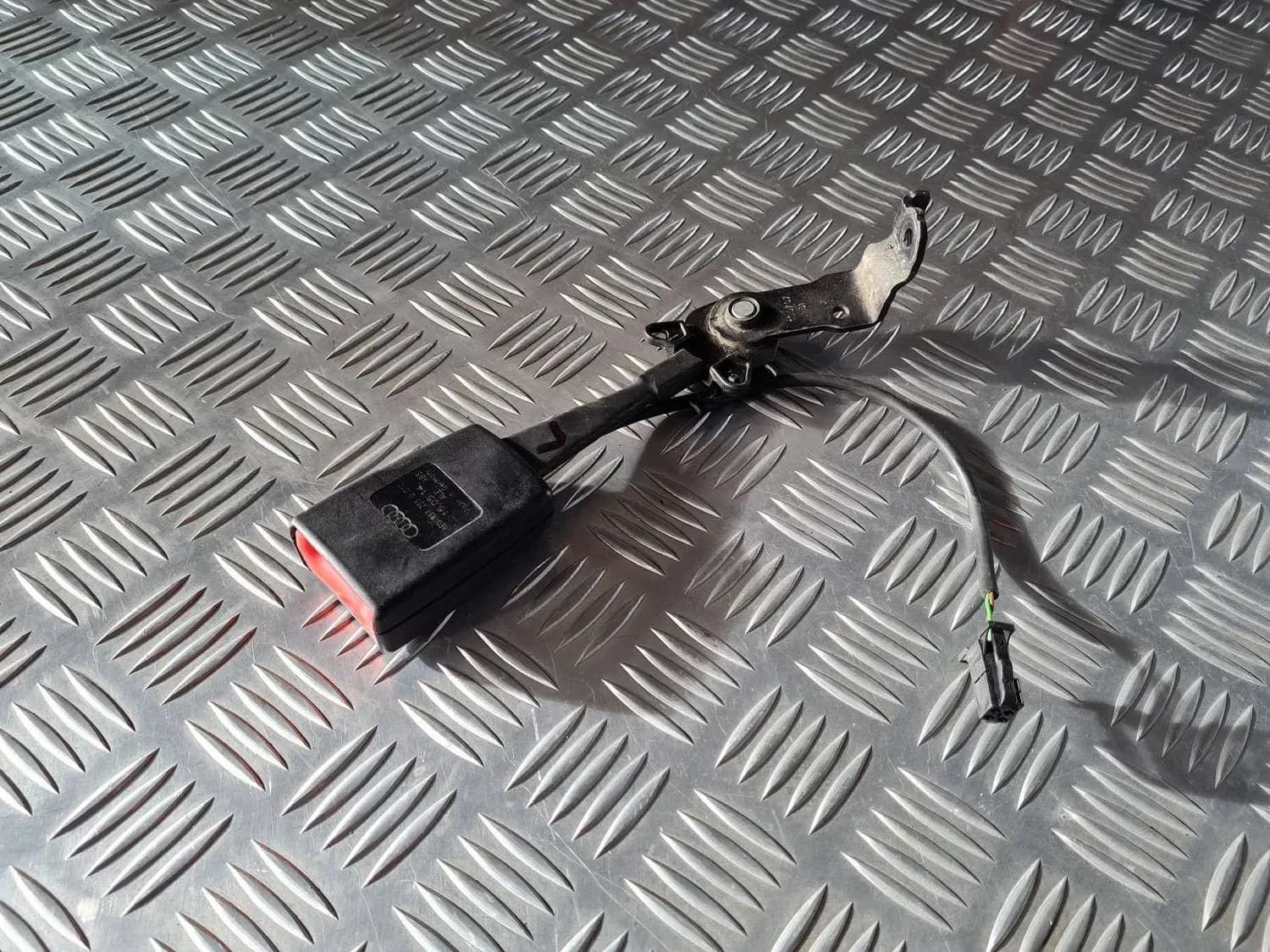 Boucle de ceinture de sécurité avant AUDI A6 2008 - foto 5