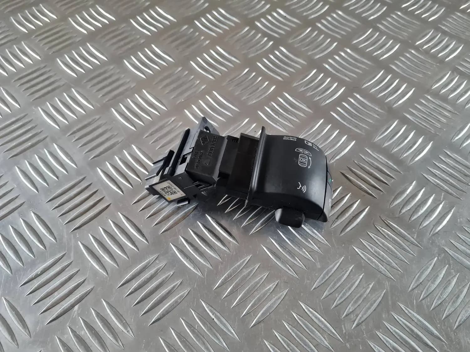 Commutateur multifonction au volant RENAULT SCENIC III 2011 - foto 3