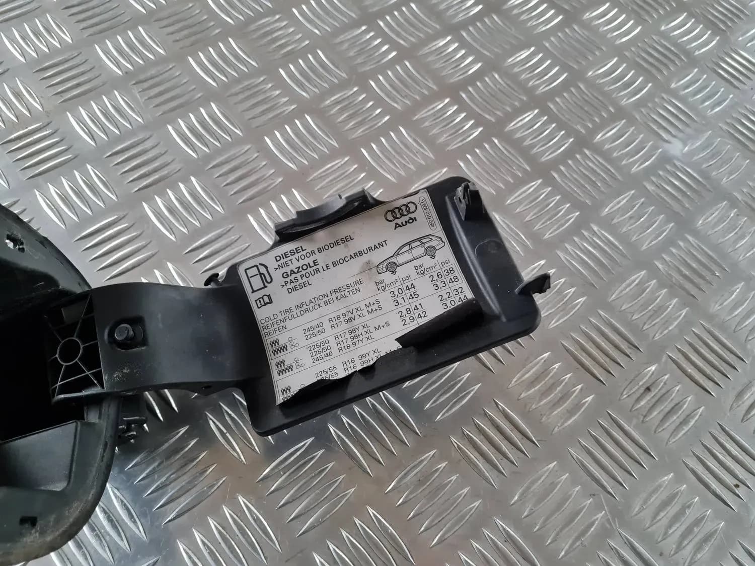 Bouchon du réservoir de carburant AUDI A6 2008 - foto 5