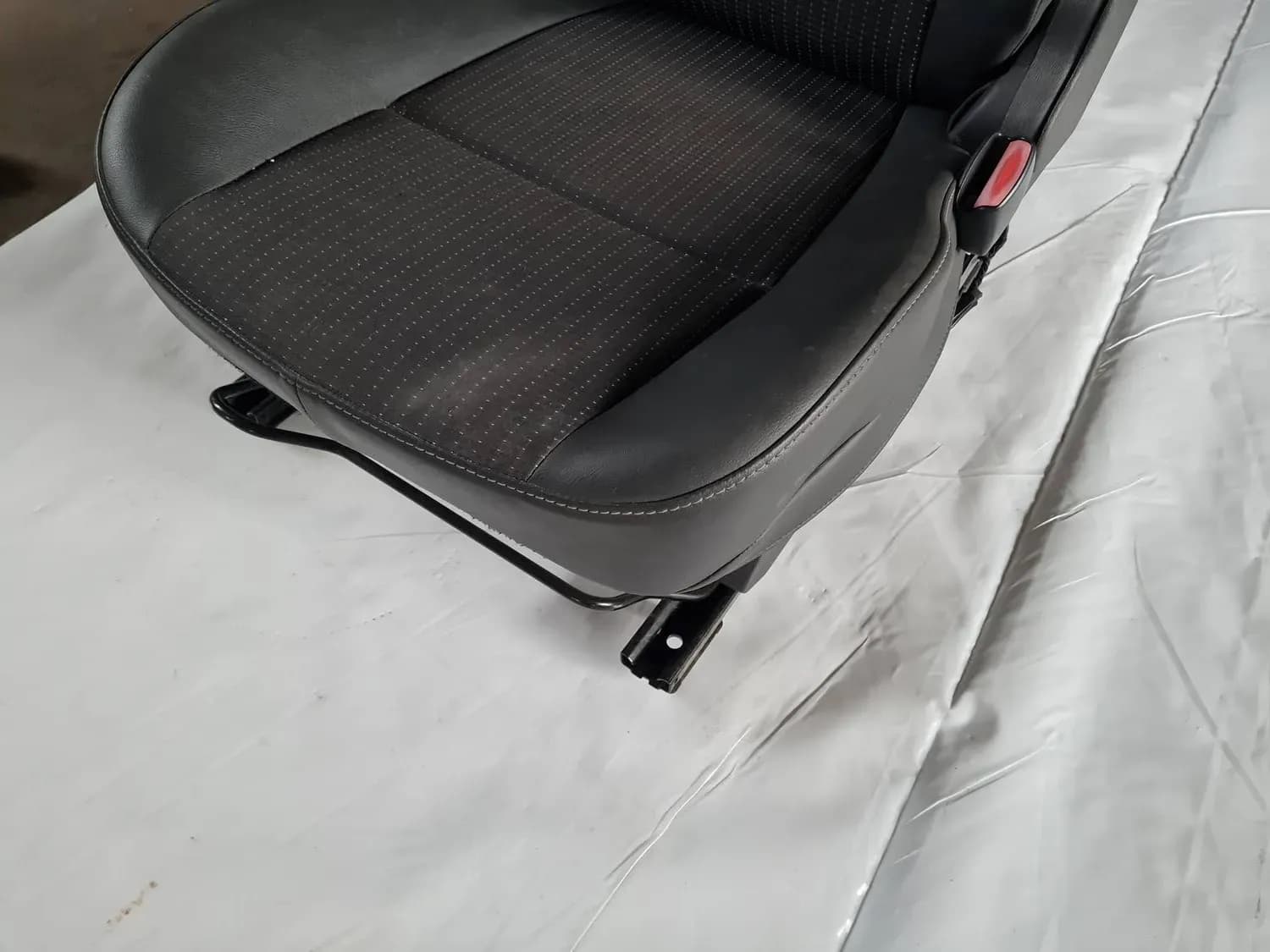 Siège avant droit RENAULT SCENIC III 2011 - foto 4
