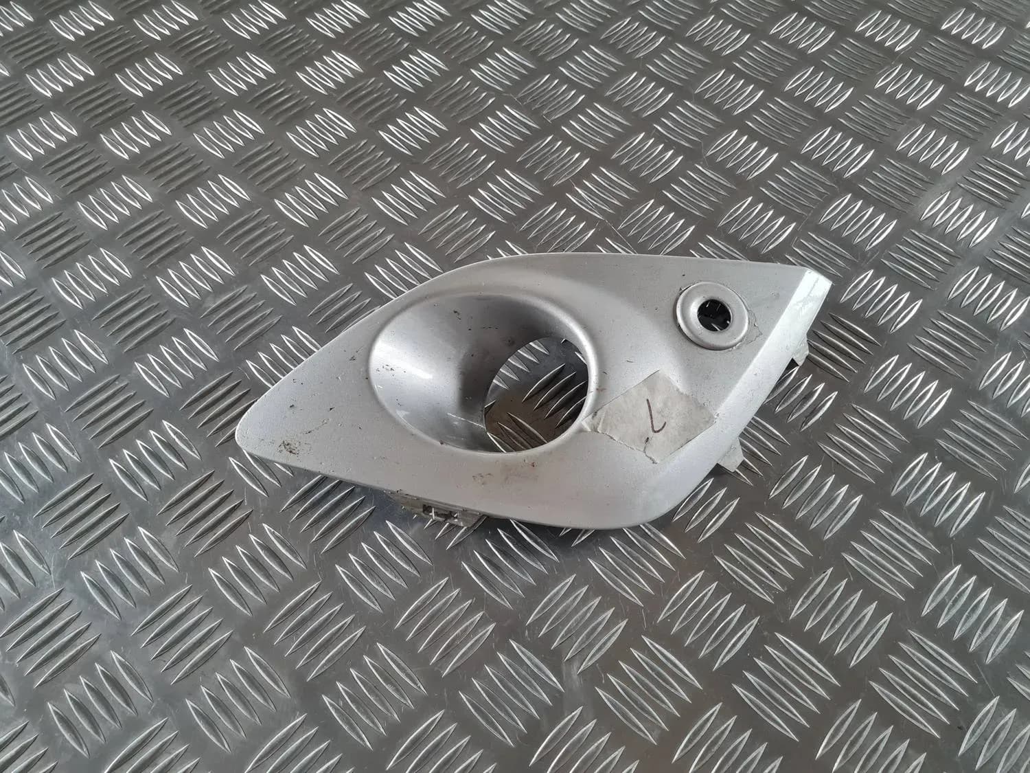 Grille de phare antibrouillard, à gauche RENAULT SCENIC III 2011