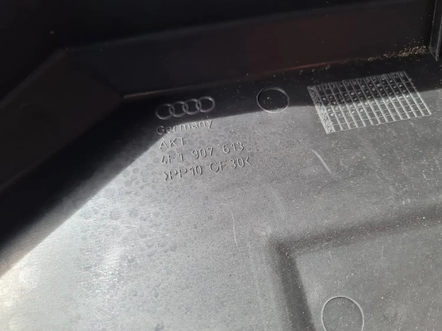 Boîtier de fusibles AUDI A6 2008 - foto 2