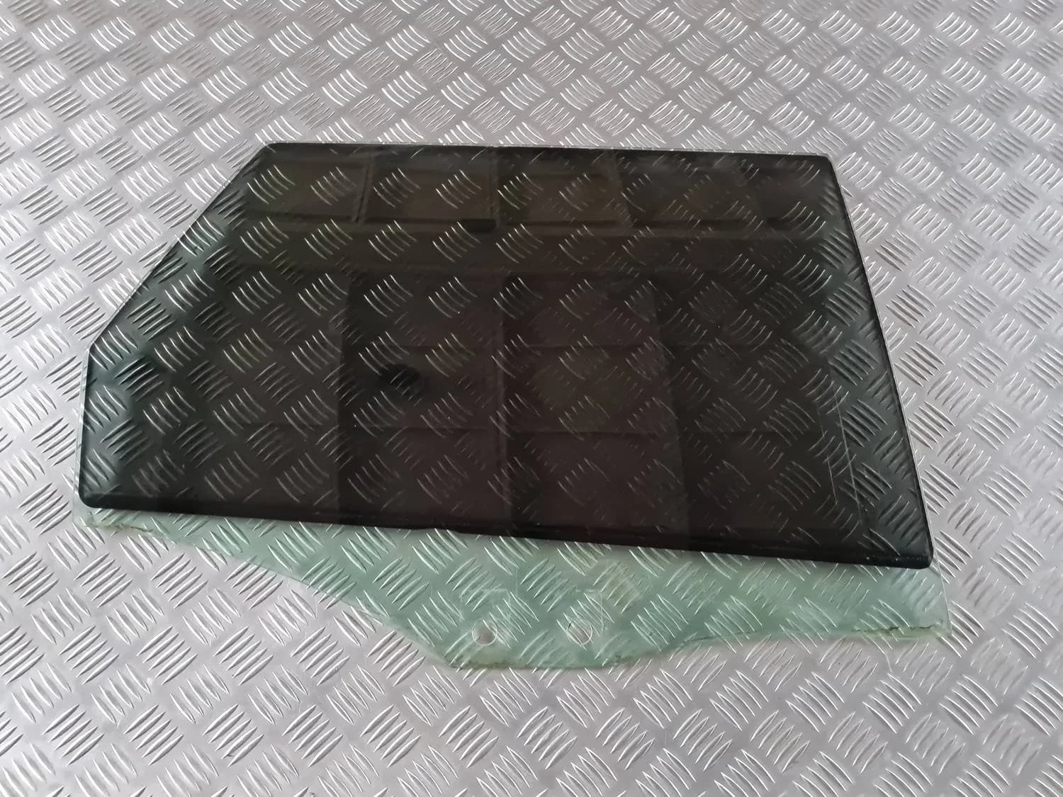 Vitre de la porte arrière droite AUDI A6 2008