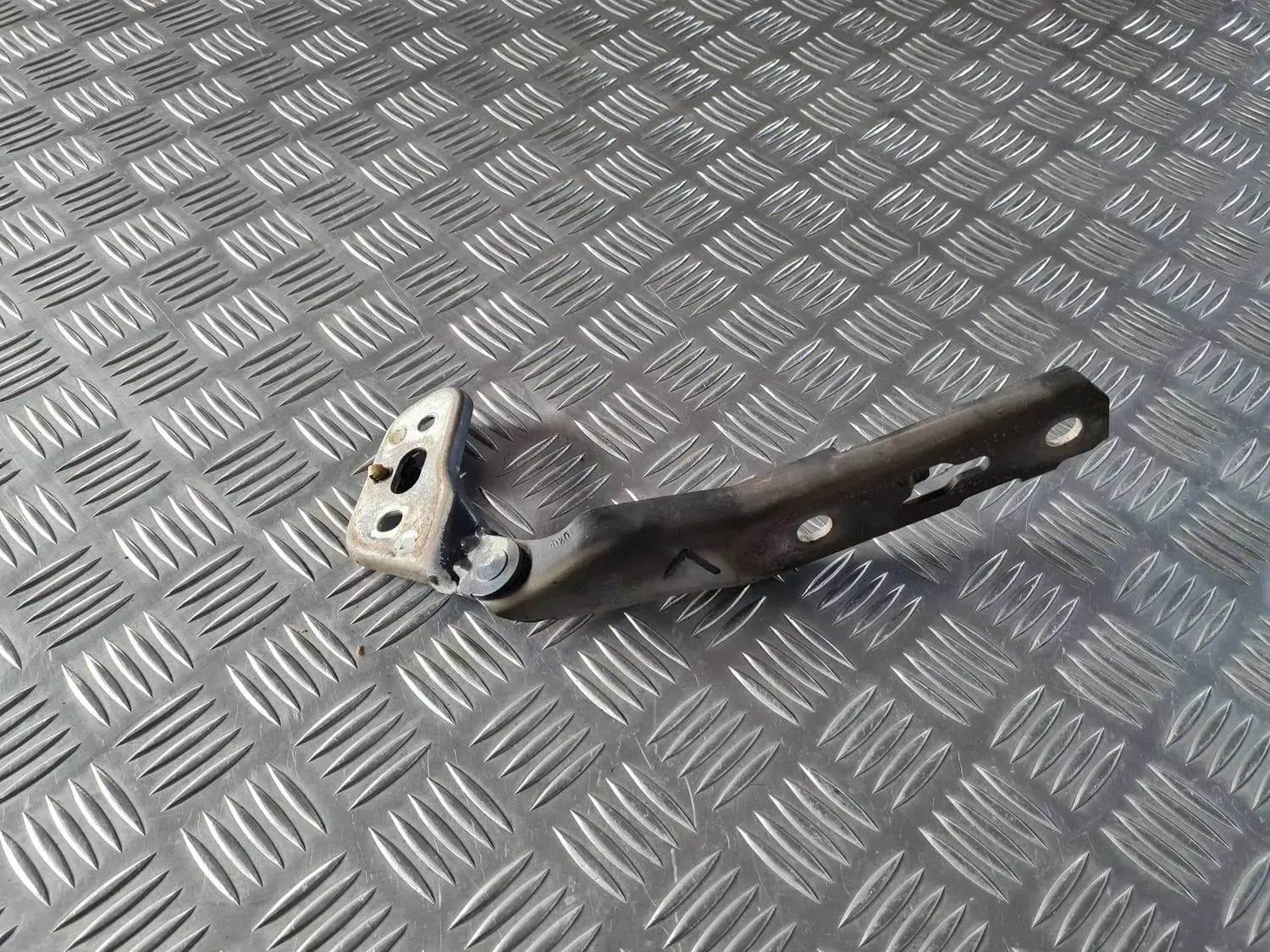 Charnière de couvercle, gauche AUDI A6 2008 - foto 1