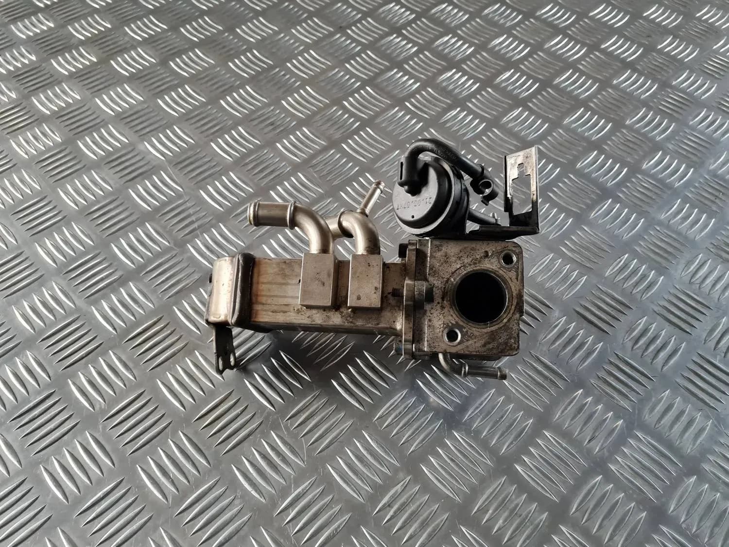 Refroidisseur de soupape EGR AUDI A6 2008 - foto 2