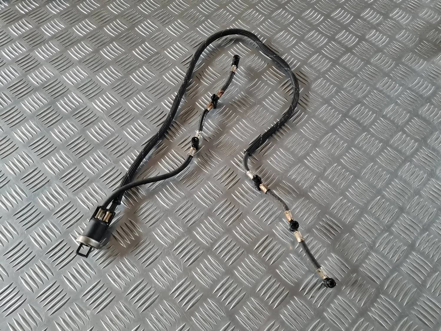 Tuyau de retour du carburant AUDI A6 2008 - foto 1