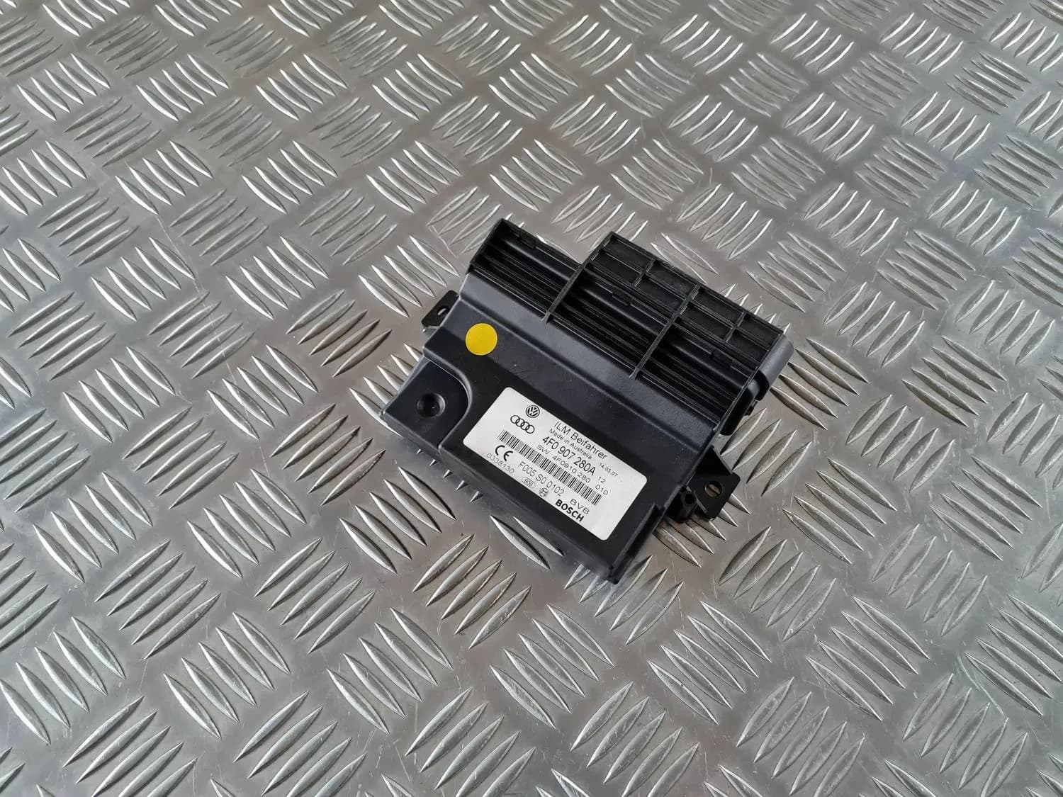 Unité de contrôle du système embarqué AUDI A6 2008