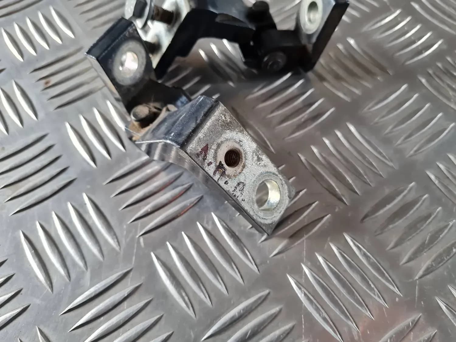Charnière de porte AUDI A6 2008 - foto 5