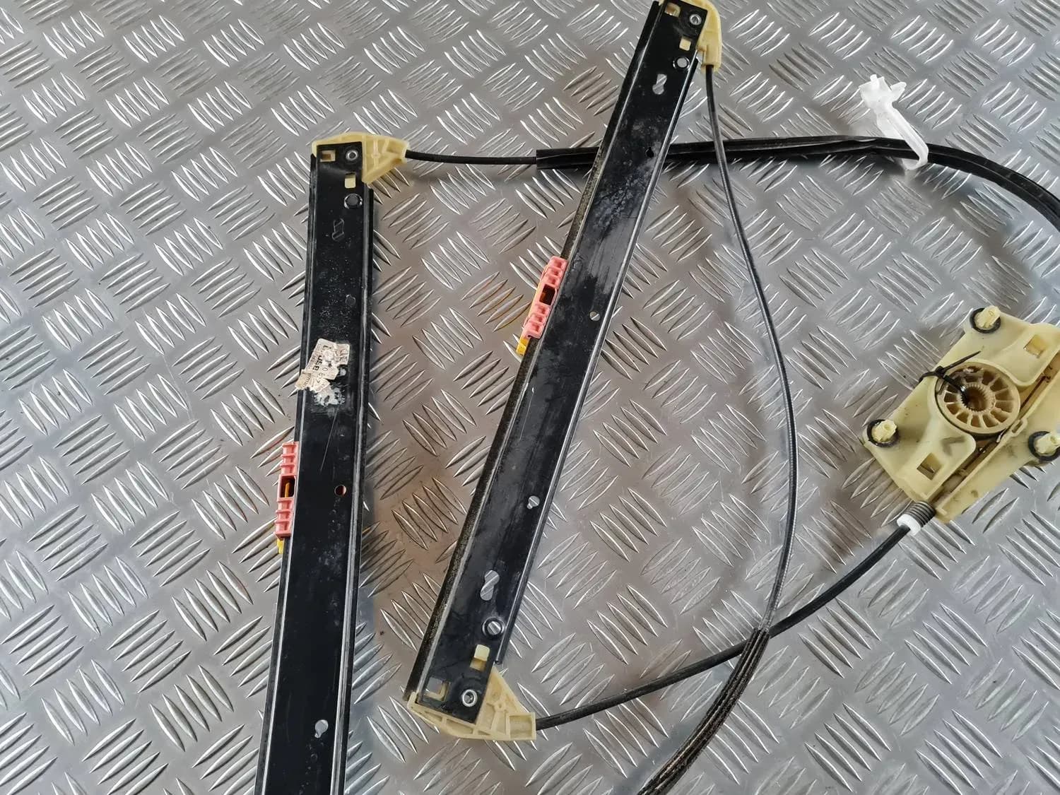 Mécanisme de levage du pare-brise avant gauche AUDI A6 2008 - foto 3