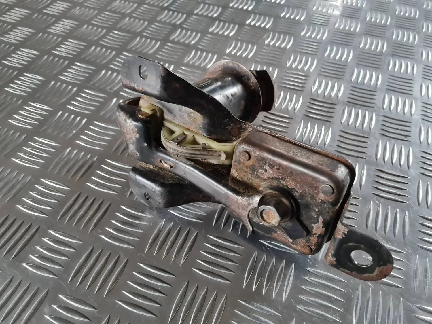 Mécanisme de levage du pneu de secours RENAULT SCENIC III 2011 - foto 1