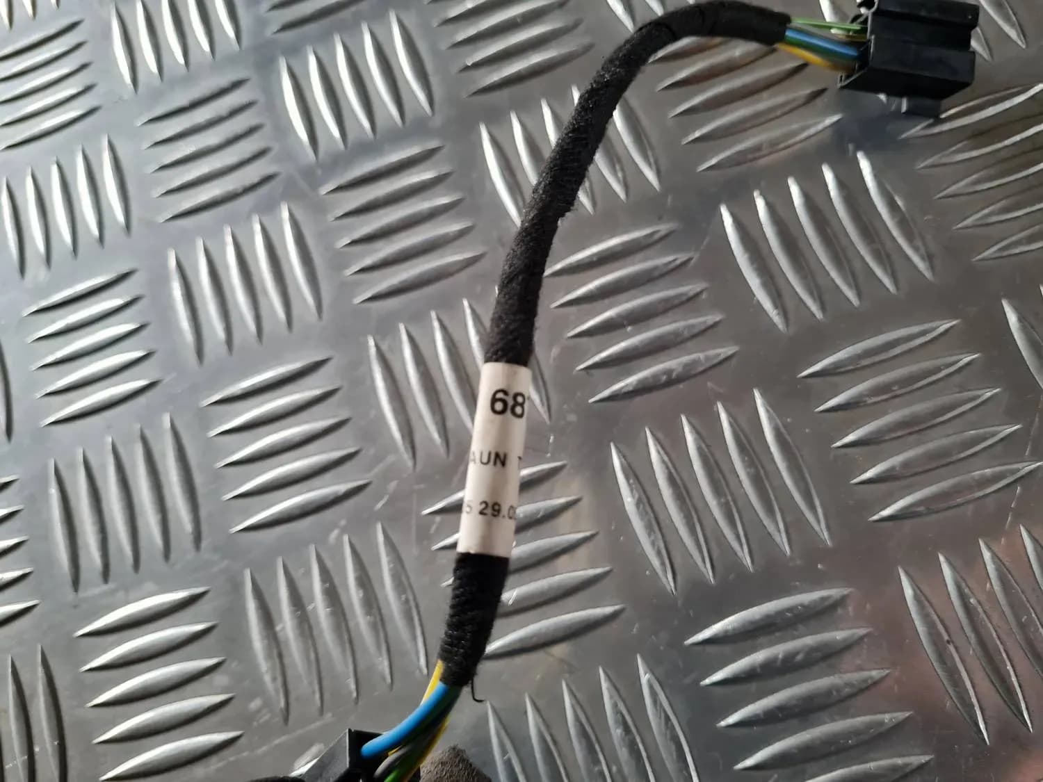 Fil du moteur de lève-vitre électrique AUDI A6 2008 - foto 4