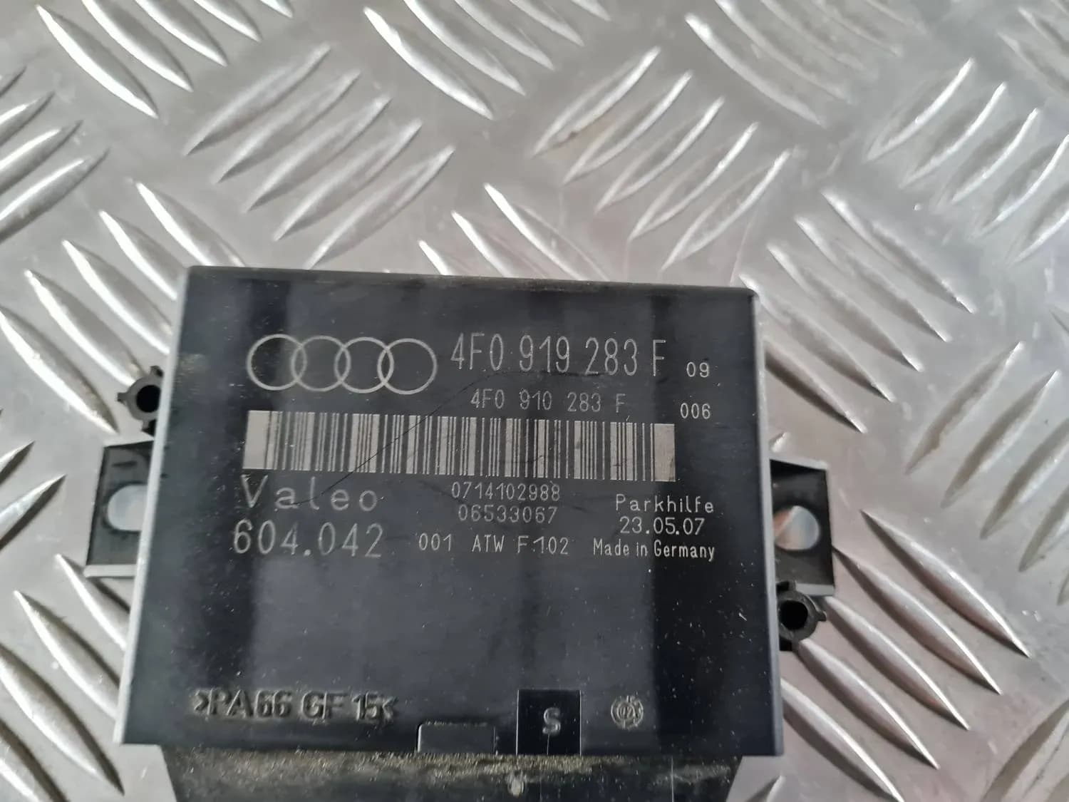 Unité de contrôle du capteur de stationnement AUDI A6 2008 - foto 3