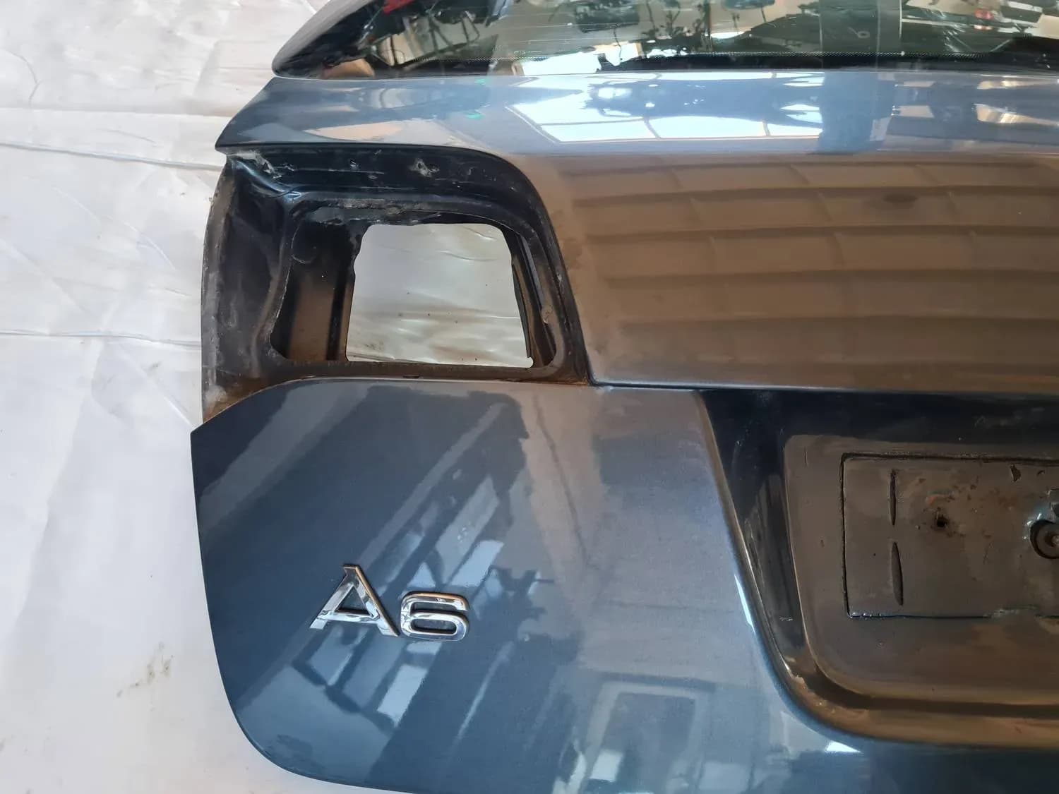 Couvercle de coffre AUDI A6 2008 - foto 8