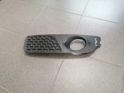 Grille des feux antibrouillard, droite VOLVO V70 2010