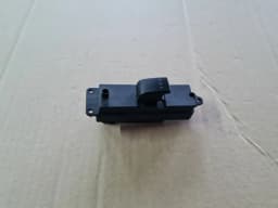 Bouton de levage du verre MAZDA 3 2007
