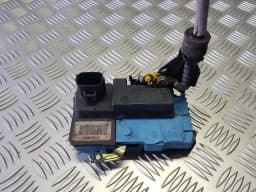 Serrure de la porte avant droite VOLVO XC70 2004