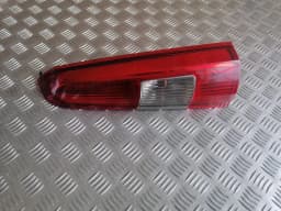 Feu arrière droit VOLVO V70 2004